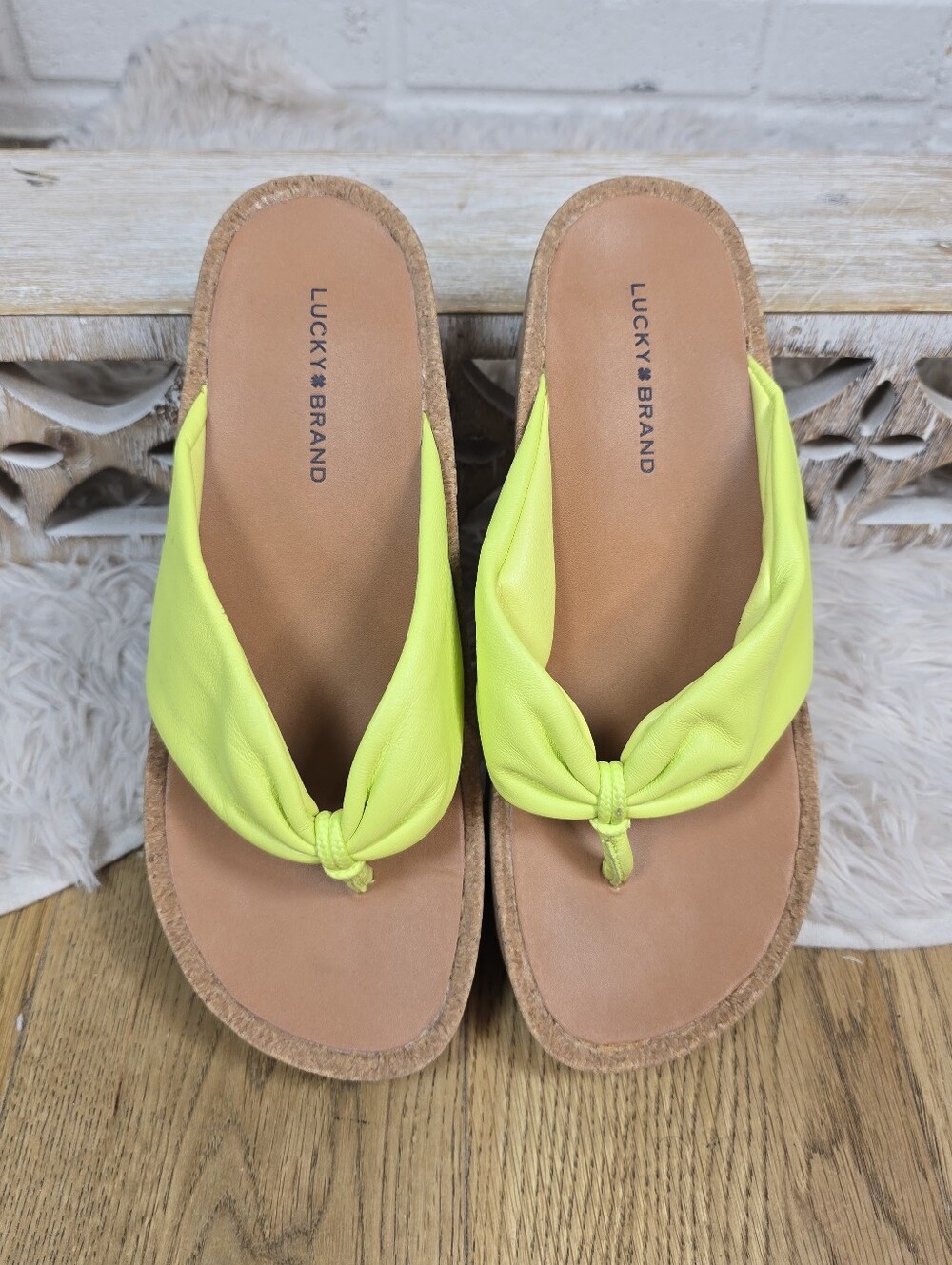 Lucky Brand Neon Yellow Platform Thong Sandals Size 6 - Picture 8 of 9
